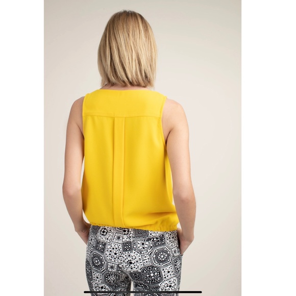 NWT Trina Turk Zipper V Neck Sleeveless Blouse - Picture 14 of 16